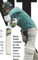  ?? Picture: MICHAEL DODGE ?? Steve Smith troubled by his bottom hand.