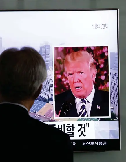  ?? Bild: AHN YOUNG-JOON/TT ?? diktator Kim Jong-un ses till vänster i rutan och USA:S president Donald Trump till höger.