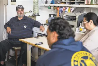  ?? Jessica Christian / The Chronicle ?? Jaipal Walia (left) is the uncle of Randhir Kaur, who was slain in 2015; Inder Singh is Kaur’s cousin; and Preet Walia is her aunt. They say the killing devastated the family.