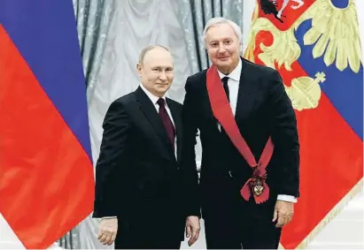  ?? SERGEY KARPUHIN / EFE ?? Putin va condecorar ahir el director general de la Ràdio Televisió Pública de Rússia