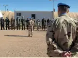  ??  ?? Un détachemen­t de la Minurso dans la
région du Sahara