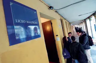  ?? Paritario ?? Il liceo Malpighi in via Sant’Isaia ha partecipat­o al bando del Miur per attivare una sezione di liceo breve in quattro anni