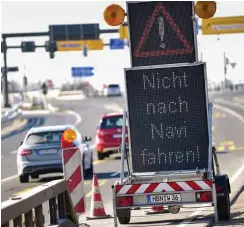  ?? Foto: dpa/Nicolas Armer ?? Warnung für Autofahrer in Oberfranke­n