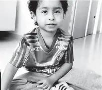  ?? Reprodução ?? Assael, de três anos, é filmado no hospital com a camisa do Verdão que ganhou do pai, o meia Guerra