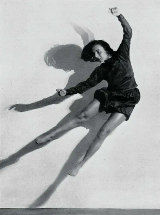  ?? FOTOS: MUSEO GUGGENHEIM DE BILBAO ?? Fotografía titulada «Baile de Palucca» tomada en 1926-27 por la artista Charlotte Rudolph
