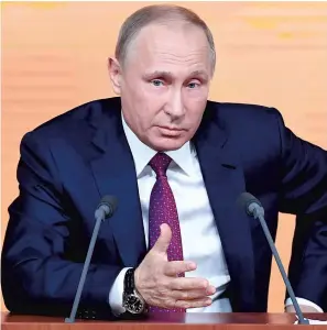  ?? PHOTO AFP ?? Lors de sa grande conférence de presse annuelle, Vladimir Poutine a estimé que l’opposition cherche à délégitime­r le travail de Donald Trump.