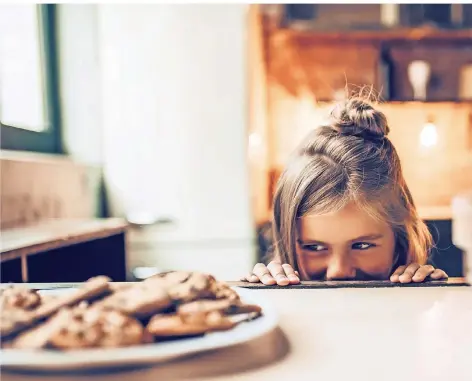  ?? FOTO: ISTOCK/GETTY ?? Leckere Plätzchen müssen gut versteckt werden, damit sie den Weihnachts­tag noch erleben.