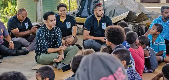  ?? ?? Pacific Recycling Foundation founder and chief executive officer of Waste Recyclers Fiji Limited, Amitesh Deo speaking to residents of Vunato, Lautoka.