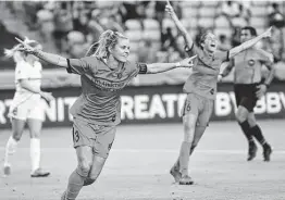  ?? Yi-Chin Lee / Staff photograph­er ?? Dash forward Rachel Daly recorded two goals for the second straight game Sunday at BBVA Stadium to move her into a tie for the league lead this season.