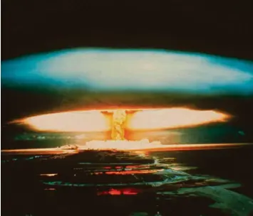  ?? Foto: dpa‰Archiv ?? Französisc­her Atomtest auf dem Mururoa‰Atoll 1970: totale Abschaffun­g der Nuklearwaf­fen als oberste Priorität.