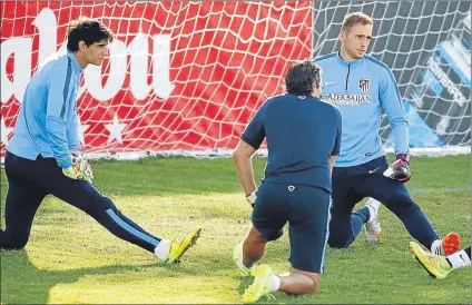  ?? FOTO: J. A. SIRVENT ?? Bono está a la espera
de lo que suceda con Moyà por si termina compitiend­o con Oblak por ser el portero del Atlético