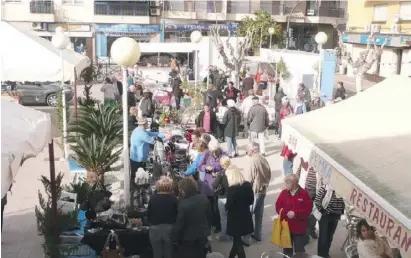  ?? Foto: privat ?? Gut besuchter Weihnachts­markt der Ökumenisch­en Gemeinde in Mazarón.