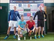  ?? (Photo M.D.) ?? Laurent Imbert et Alexis Salles, cofondateu­rs du My Padel Tour, entouré de Bastien Blanqué et Johan Bergeron, la paire française numéro .