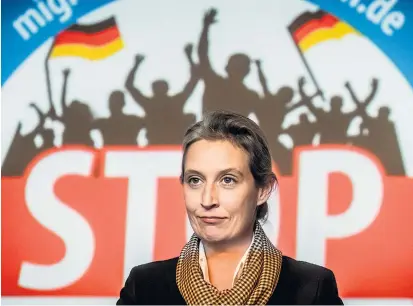  ??  ?? Fraktionsc­hefin Alice Weidel verliert einen früheren Weggefährt­en, ist aber nicht traurig darüber. Sie kämpft dafür, dass die AfD bei den Wahlen in Thüringen, Sachsen und Brandenbur­g Nummer eins wird.