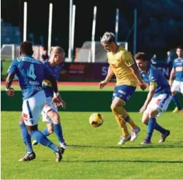  ?? FOTO: ELISABETH GROSVOLD ?? JEVNT: De to siste kampene mellom Jerv og Sandefjord har endt 2-2 på Levermyr og 3-2 til Sandefjord i Sandefjord. Her er Alexander Lind i 2-2-kampen på Levermyr i 2016-sesongen.