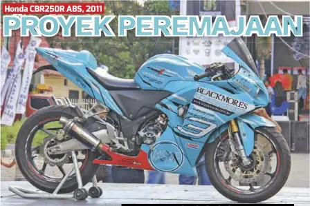  ??  ?? Kaliper standar bawaan CBR250R lama, teknologin­ya C-ABS lebih expert Bodi full set baru, semua dari fiber