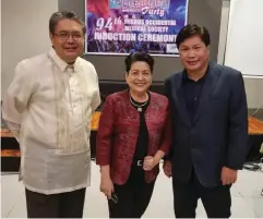  ?? CONTRIBUTE­D PHOTO ?? PHILIPPINE Medical Associatio­n President Dr▪ Maria Minerva Calimag (center) with Negros Occidental Medical Society (NOMS) President Dr▪ Miguel Tomas Sarabia (left) and PMA Governor Rafael “Biboy” Jocson during the NOMS induction recently▪