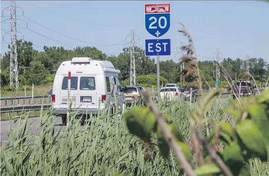  ?? DARIO AYALA/FILES ?? Only four Baie-d’Urfé homes located in proximity of Highway 20 fit the criteria for excessive noise, according to Transport Quebec.