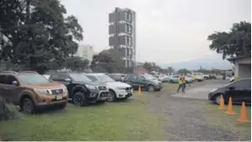  ?? FOTO JEFFREY ZAMORA ?? Se hicieron 20 boletas por estacionar en lugares prohibidos.