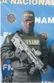  ??  ?? AGENTES. La unidad utiliza un nuevo uniforme y armas.