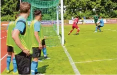  ?? Foto: Dieter Mack ?? Nicht nur die Aystetter Ersatzspie­ler waren in der Zuschauerr­olle, als der SV Cosmos Aystetten beim Meister TSV Nördlingen mit 0:6 verlor.