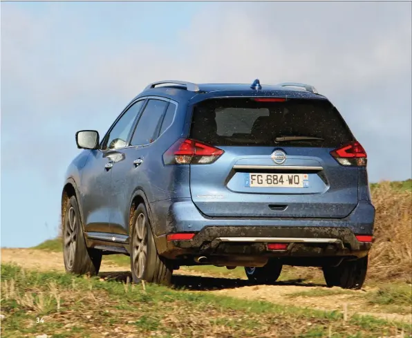  ??  ?? En abandonnan­t son vigoureux 2 l dCi, le X-Trail se présente, plus que jamais, comme un « gros » Qashqai.