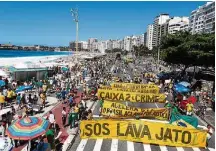  ?? WILTON JUNIOR / ESTADAO ?? Rio. Ato em Copacabana teve público menor que o esperado