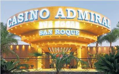  ??  ?? Der Eingangsbe­reich des neu eröffneten Casinos Admiral in San Roque, Spanien.