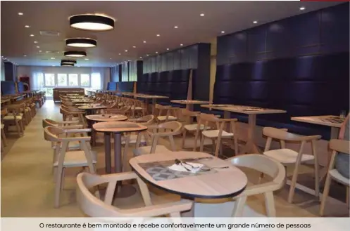  ??  ?? O restaurant­e é bem montado e recebe confortave­lmente um grande número de pessoas