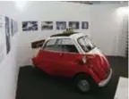  ??  ?? An Isetta car manufactur­ed by BMW is on display at Shanghai Auto Museum. — Qin Jian