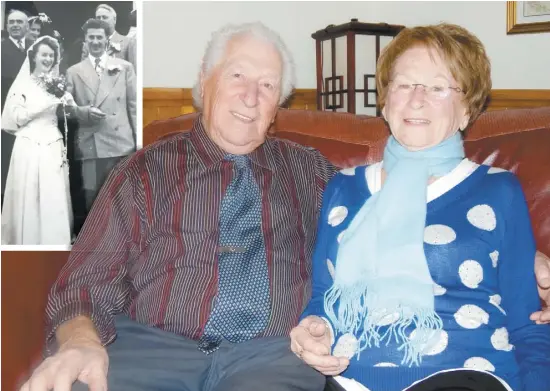  ?? PHOTO COLLABORAT­ION SPÉCIALE, NELSON SERGERIE ET COURTOISIE ?? Jacques Plourde et Camille Tremblay ont célébré leur 70e anniversai­re de mariage l’été dernier. Le couple qui s’est marié le 11 août 1949 (en mortaise), demeure toujours dans sa maison, dans le secteur de Rivière-au-Renard, à Gaspé.