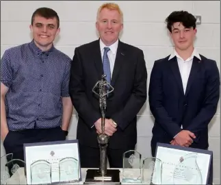  ??  ?? Joint winners of the Edmund Rice Award, Tony Wilde and Alex Eydt, with school principal Michael McMahon.