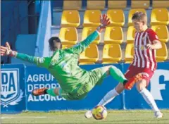  ??  ?? SALVADOR. Dani Jiménez estuvo espectacul­ar ante el Almería.