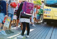  ?? Foto: dpa ?? Volle Schulbusse – das gibt es auch in Corona‰Zeiten.