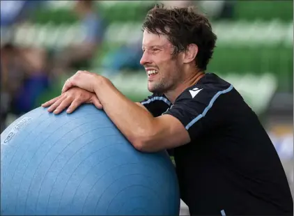  ?? ?? Pete Horne will leave Glasgow Warriors after 13 years to replace Pat MacArthur (below) at Ayrshire