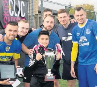  ??  ?? The Henry Seagrave five-a-side team