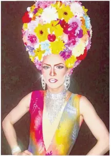  ?? © Angie Queen) ?? Angie Queen en « Priscilla folle du désert ». (Photo