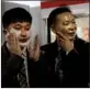  ?? ZOU HONG / CHINA DAILY ?? Male customers try out face masks at a beauty expo in Beijing.