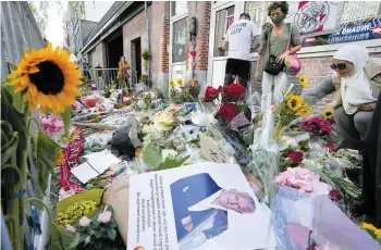  ?? FOT. PETER DEJONG / AP ?? Amsterdam, miejsce, w którym 6 lipca postrzelon­o dziennikar­za Petera R. de Vriesa, tuż po jego wyjściu ze studia telewizyjn­ego