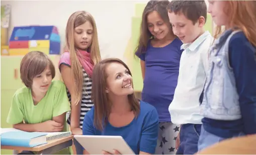  ?? ISTOCK ?? ERA La región está pasando por un proceso importante donde el profesor se vuelve un guía para los estudiante­s para la buena utilizació­n de la tecnología.