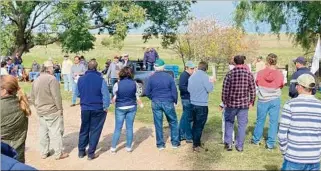  ?? ?? DEMANDA. La calidad de la maquinaria de Etchegaray atrajo a compradore­s de distintas zonas.