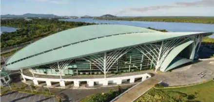  ??  ?? Pusat Konvensyen Borneo Kuching menjadi tumpuan usahawan dan pengunjung sempena ‘Sarawak Timber & SMES Expo 2019’.
