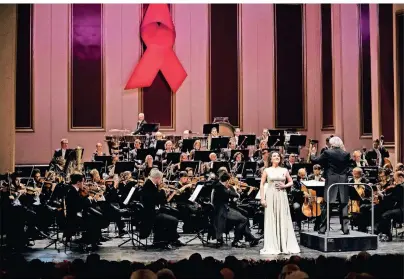  ?? FOTO: SUSANNE DIESNER ?? Opernstars aus aller Welt treten bei der Festlichen Operngala im Opernhaus Düsseldorf für die Deutsche AIDS-Stiftung auf – ohne Gage und aus voller Überzeugun­g.