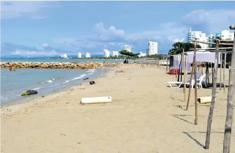  ?? CORTESÍA ?? Pese a que viven del turismo, en Coveñas no le dan la importanci­a a este atractivo sector, a juzgar por el descuido de sus bellas playas.