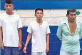  ??  ?? Arrestos Los tres sujetos fueron trasladado­s hacia las bartolinas policiales de Sonsonate.