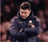  ?? ?? Delusione Mauricio Pochettino, 52 anni, allenatore argentino del Chelsea che guida dal maggio 2023. In Premier League la squadra londinese è nona