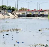  ?? VÍCTOR FÉLIX ?? Contabiliz­an aguas del canal para riego/