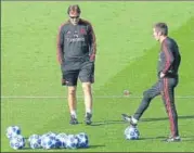  ?? REUTERS ?? Time is running out for Real Madrid boss Julen Lopetegui (left), under whom the club are winless in the last five games.