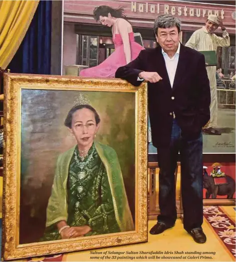  ??  ?? Sultan of Selangor Sultan Sharafuddi­n Idris Shah standing among some of the 33 paintings which will be showcased at Galeri Prima.