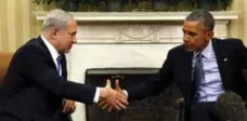  ?? KEVIN LAMARQUE/REUTERS ?? Israeli Prime Minister Benjamin Netanyahu and U.S. President Barack Obama shake hands in the Oval Office on Monday.